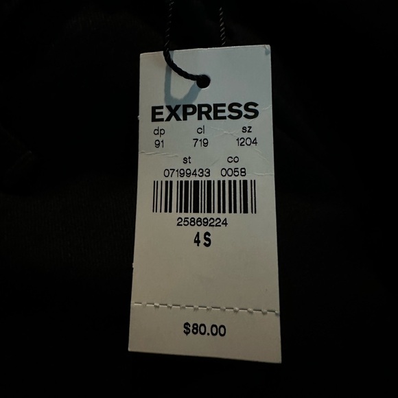 Express NWT Mid Rise Skinny Supersoft Black Jeans SHORT - Picture 8 of 8